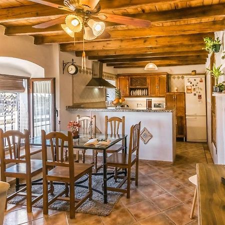 Pet Friendly Home In Hornachuelos With Kitchen Exteriér fotografie